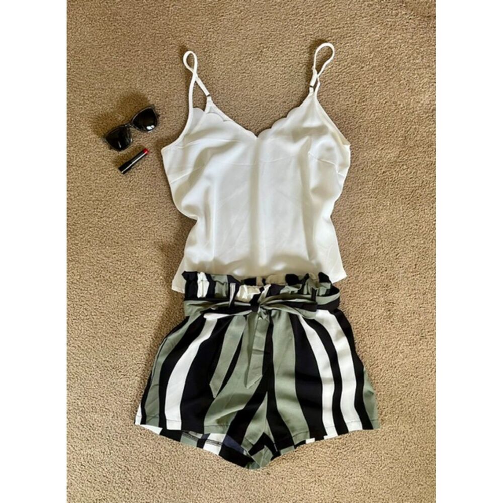 Two-Piece Scalloped V-Neck Cami & Striped Paperbag Shorts Set size M